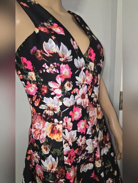 Jessica Simpson Black Floral V-Neck A-Line Flirty Pink & White Blooms Size 4 - Picture 5 of 16